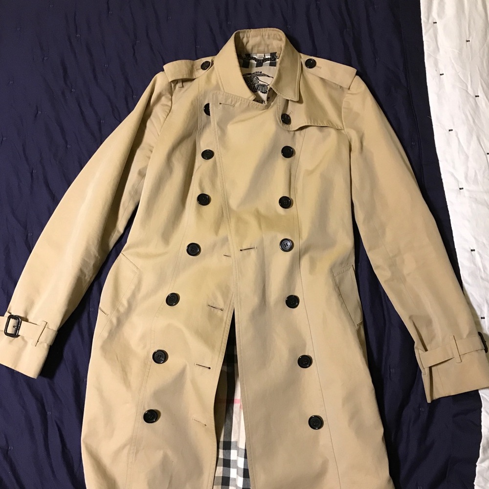 Beautiful almost-new Burberry trench coat!